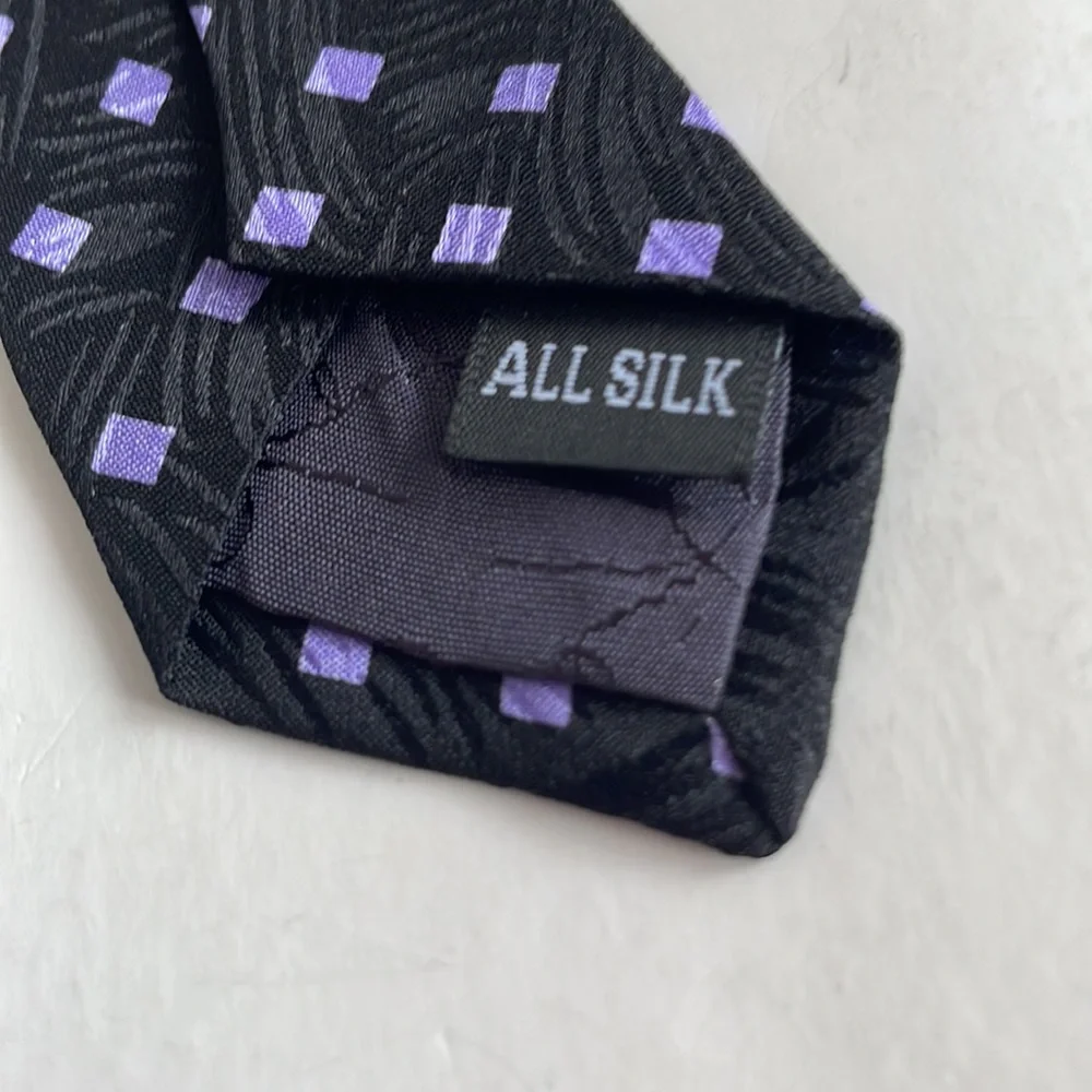 RUSH LIMBAUGH tie Black Purple Pinwheel Silk